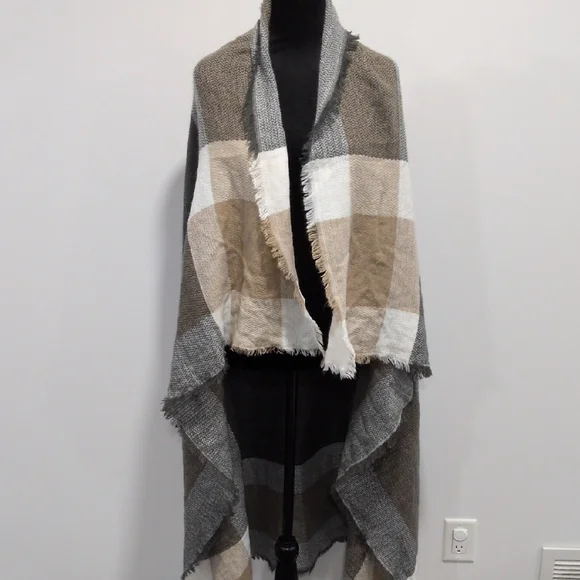 Maurices Gray and Tan Scarf - Picture 2 of 4